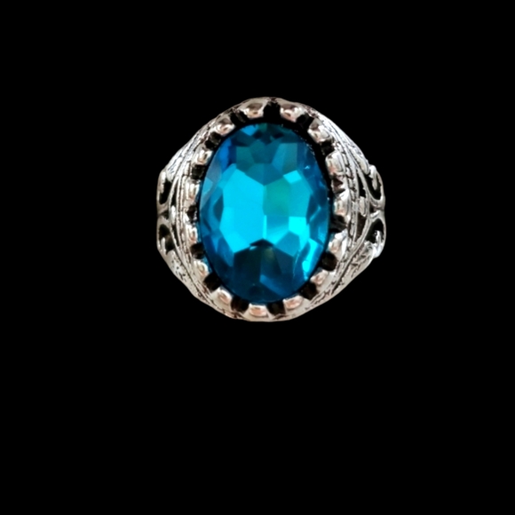 Jewelry - 💎Gorgeous crystal sky blue gemstone ring